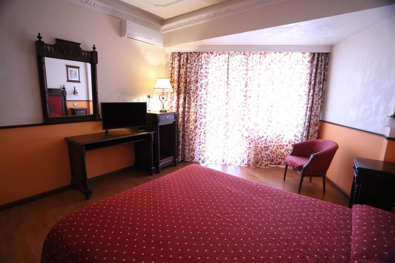 Hotel El Cisne Zaragoza Buitenkant foto